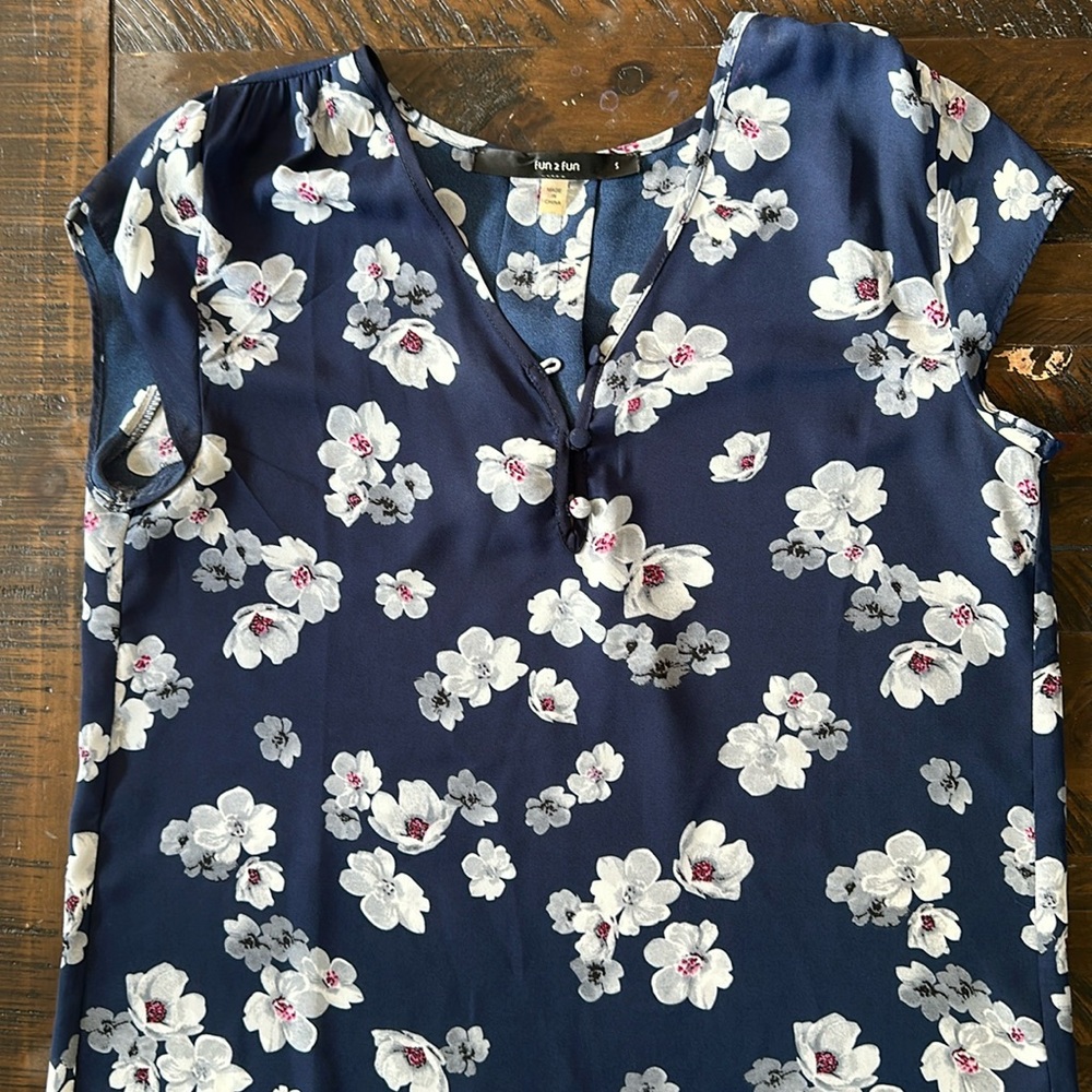 Mod cloth cap sleeve top